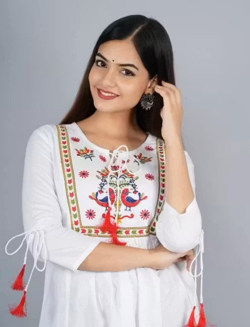 Pretty Feminine Women Tops & Tunics