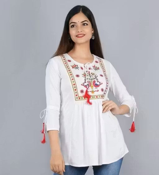 Pretty Feminine Women Tops & Tunics